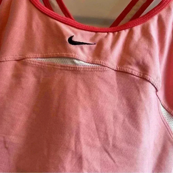nike dri fit Women’s Sports Bra Activewear Top Peach Size Medium - Picture 3 of 9